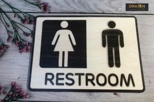 Biển WC Restroom Nam Nữ – Chất Liệu Alu Cao Cấp